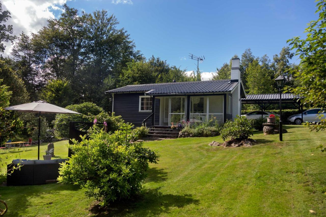 Very Nice Cottage By The Lake. Lursjoen! Hästveda Exteriör bild