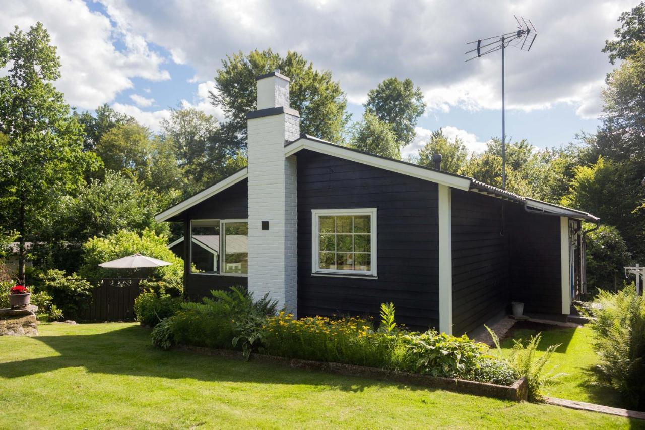 Very Nice Cottage By The Lake. Lursjoen! Hästveda Exteriör bild